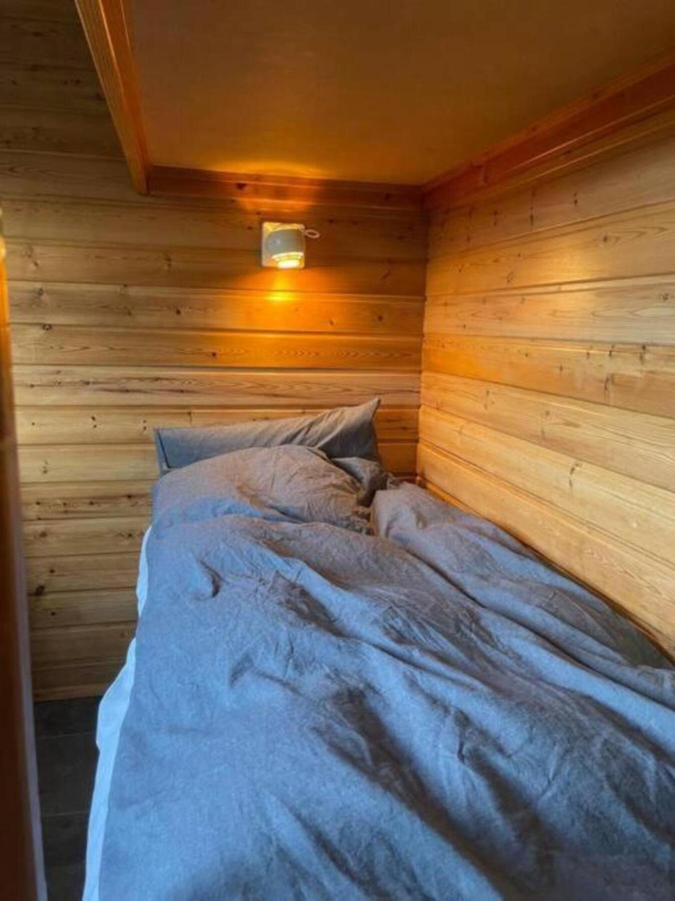 Cozy 2 Bedroom Cottage With Hot Tub Акурейри Экстерьер фото