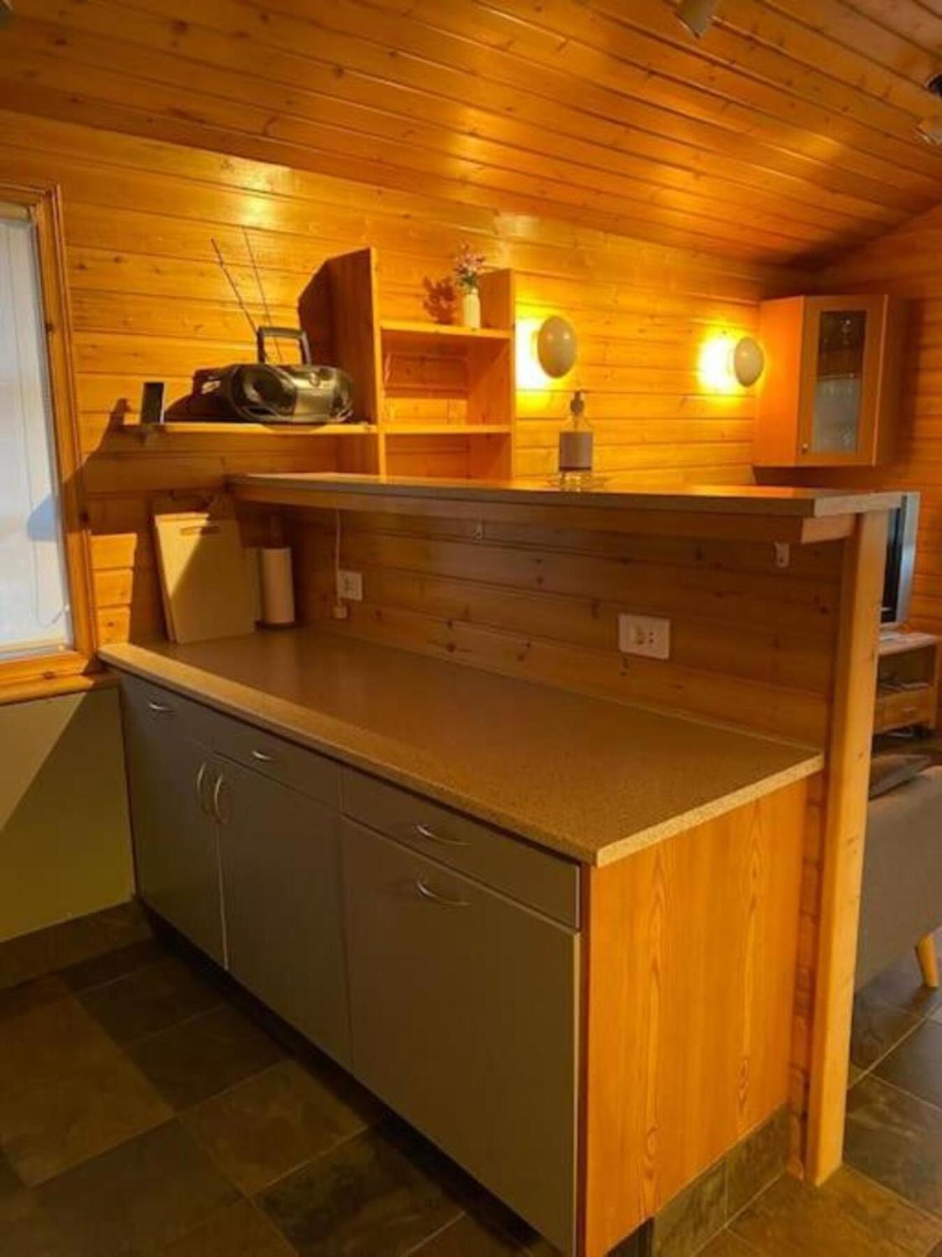 Cozy 2 Bedroom Cottage With Hot Tub Акурейри Экстерьер фото